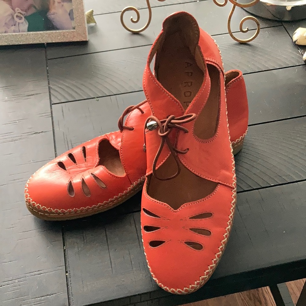 Women’s new apropo shoes